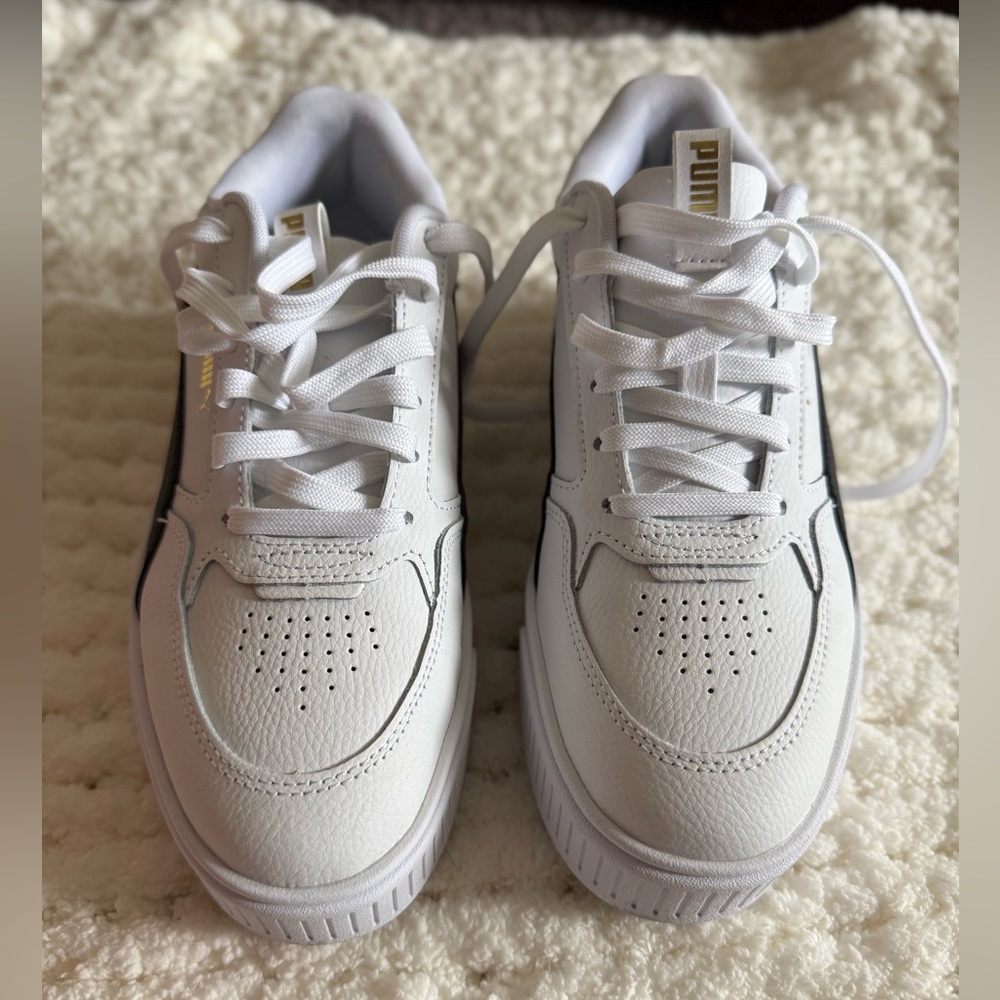 Puma White and Black Platform Sneakers with Gold Accents - Picture 2 of 6